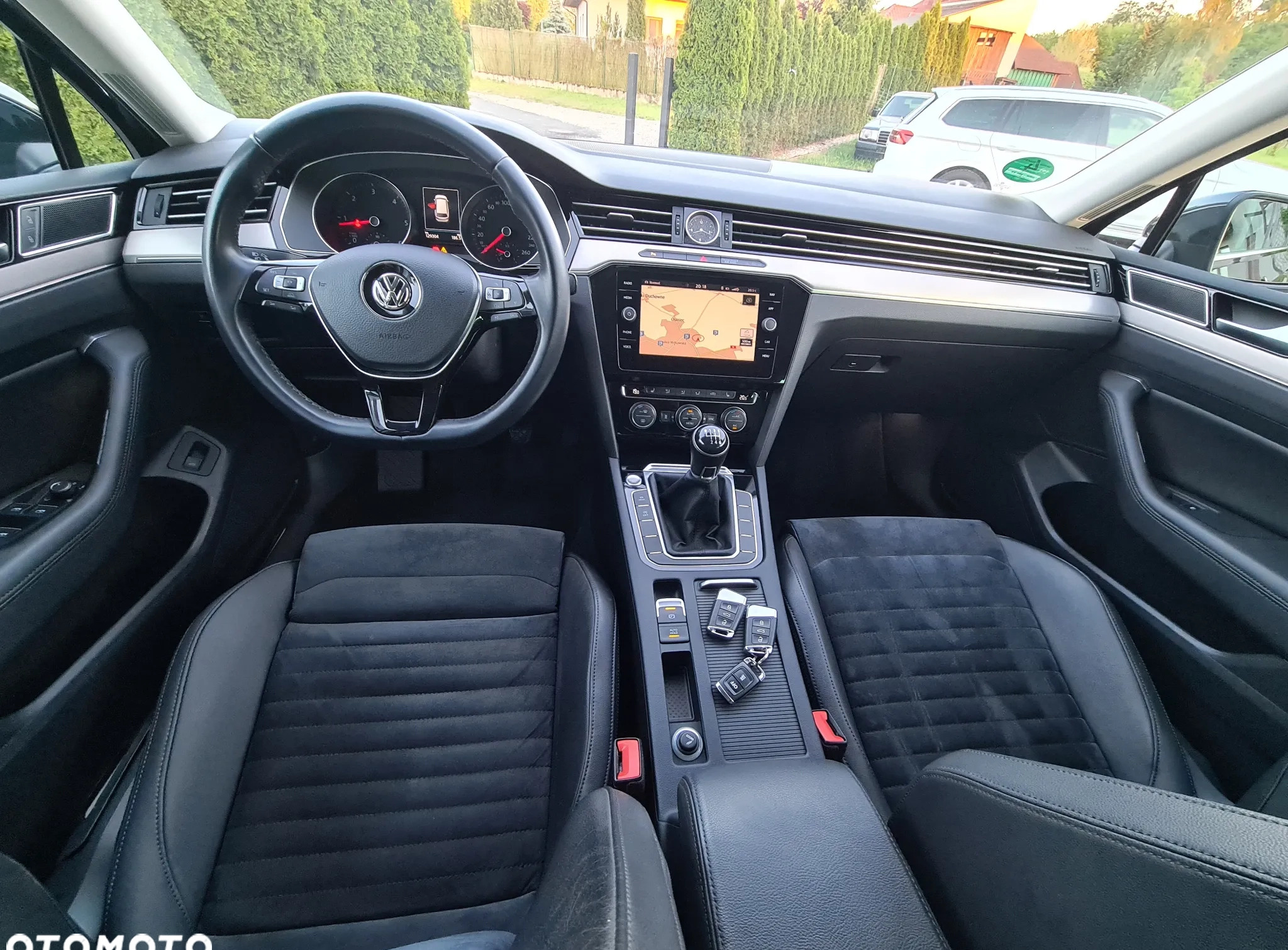 Volkswagen Passat cena 65900 przebieg: 129000, rok produkcji 2018 z Gniezno małe 211